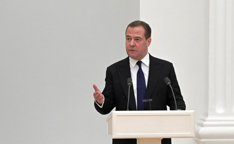 Медведев радуется изгнанию России из Совета Европы: “Есть возможность вернуть смертную казнь”