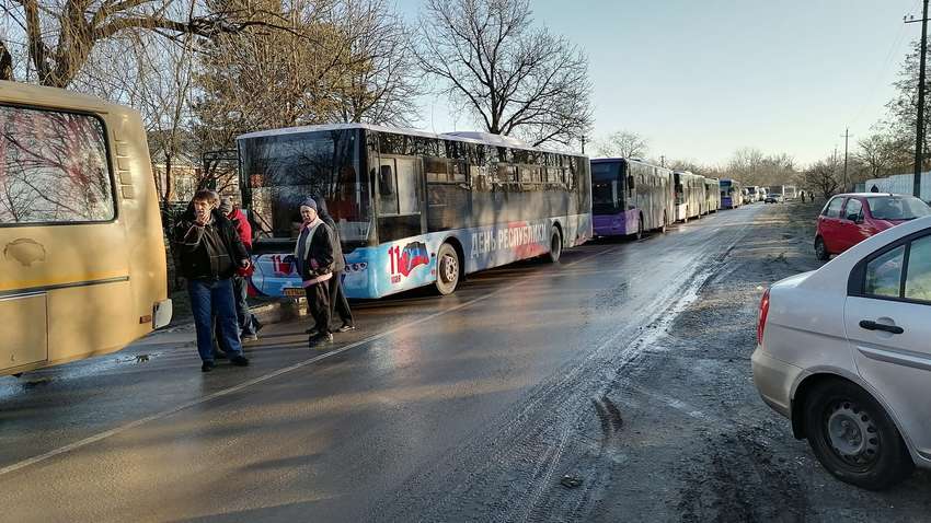 Эскалация-эвакуация на Донбассе: чем обернется для Украины признание Путиным «ЛДНР»