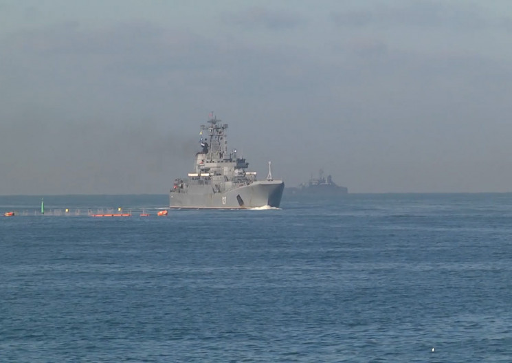 Морская блокада: Россия сменила участки перекрытия Черного и Азовского морей (КАРТА)