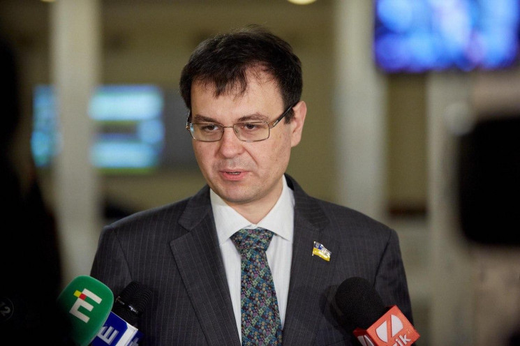 Украинцам предложат добровольно платить налоги от дополнительных доходов, – Гетманцев
