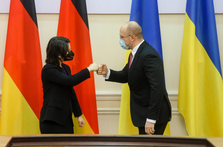 Бербок встретилась со Шмыгалем: О чем говорили украинский премьер и немецкий министр