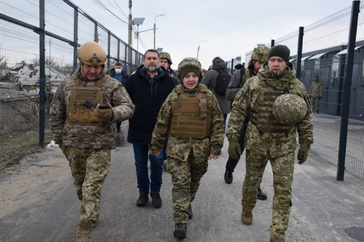 Главы МИД Австрии, Словакии и Чехии прибыли на линию разграничения на Донбассе