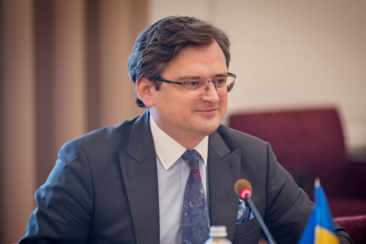 Кулеба пообещал Словакии ответ на инцидент с флагом Украины