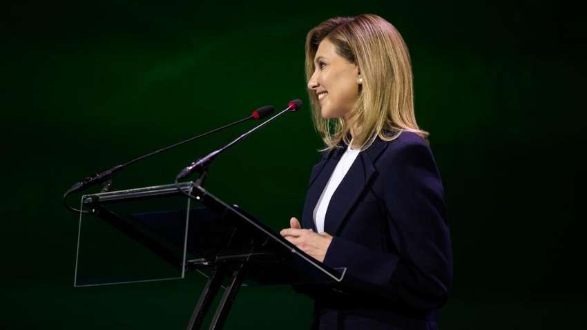 Елена Зеленская появилась в стильном образе на Diia Summit (ФОТО)