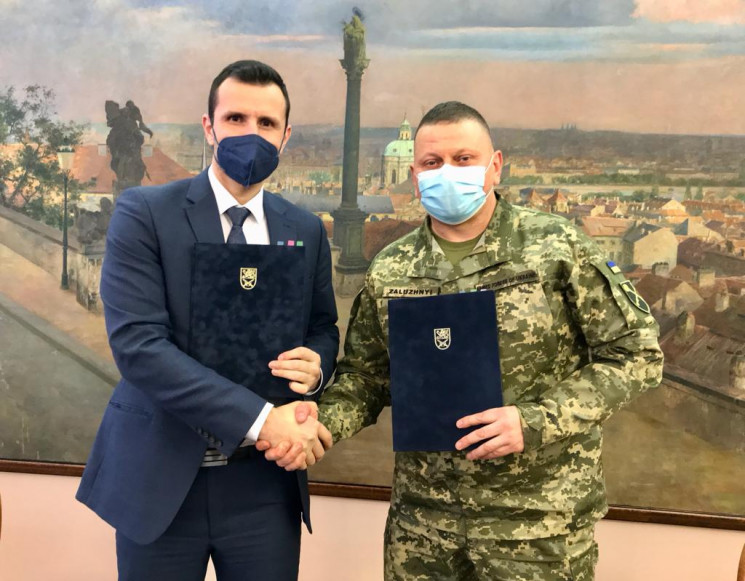 Чехия и Украина подписали соглашение о передаче оружия ВСУ