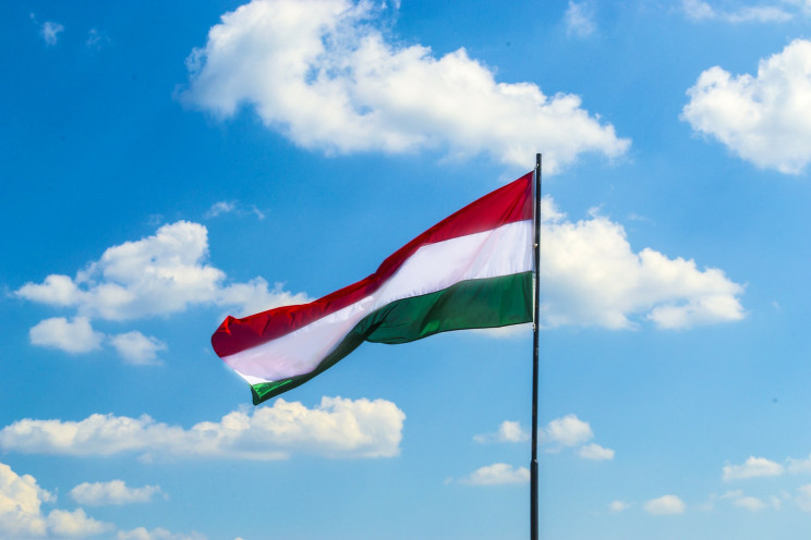 Венгрия заявила о готовности принять десятки тысяч беженцев из Украины