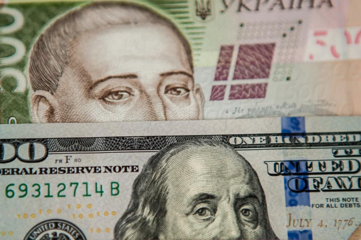 Курс доллара постепенно возвращается к отметке 28 грн