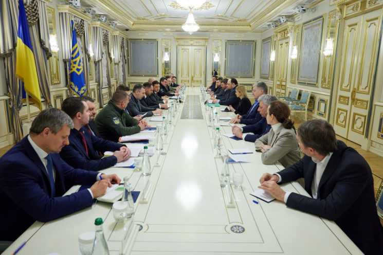 Зеленский встретился с председателями парламентских фракций: О чем говорили