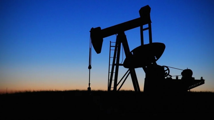 Россия из-за “бряцания оружием” обвалила цены на нефть