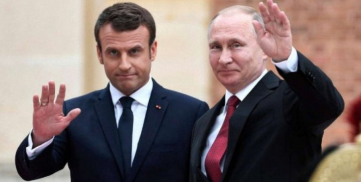 Макрон обратился к Путину и призвал не идти на признание “Л-ДНР”