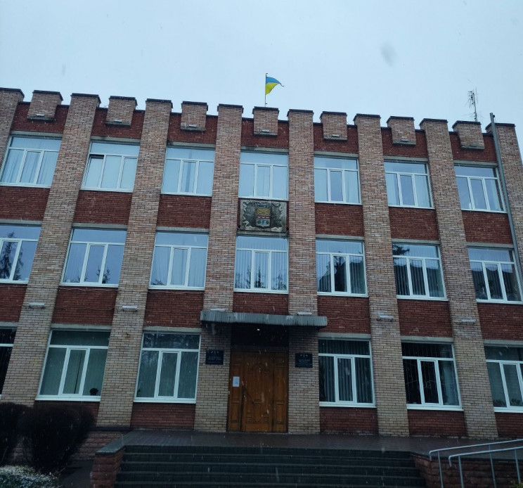Чугуев контролирует Национальная полиция Украины, город – под украинским флагом (ФОТО)
