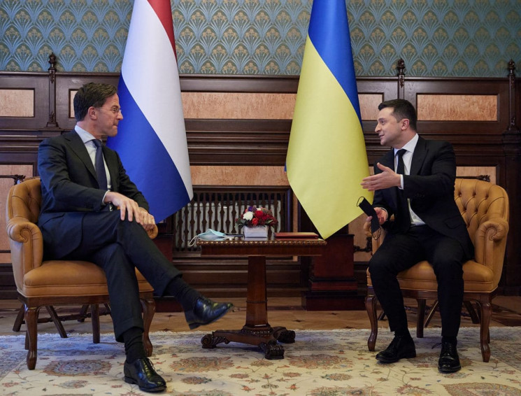 Премьер Нидерландов пригрозил России мощными санкциями из-за Украины