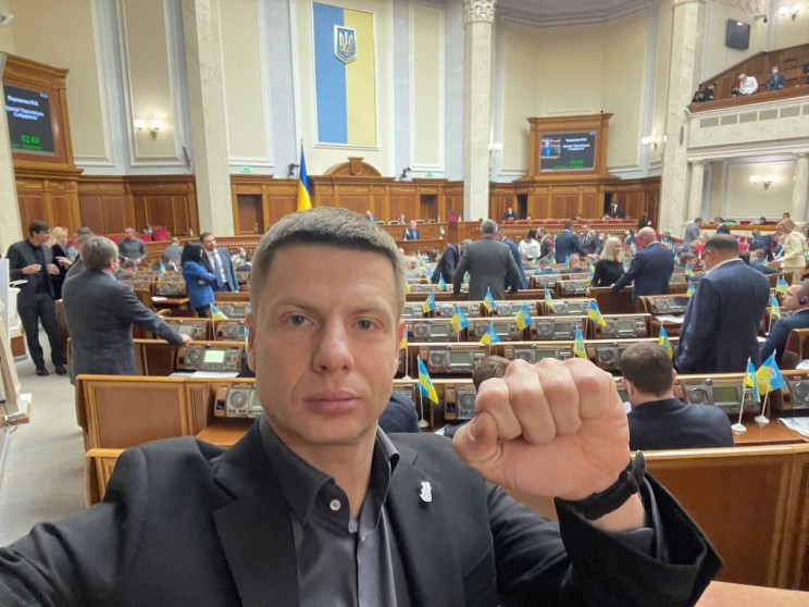“Добро пожаловать в ад. Умрете, как паршивые псы”: Нардеп Гончаренко обратился к российским военным (ВИДЕО)