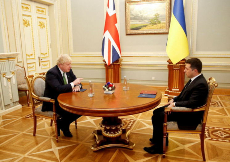 Ситуация критическая, – Джонсон о возможности нападения России на Украину