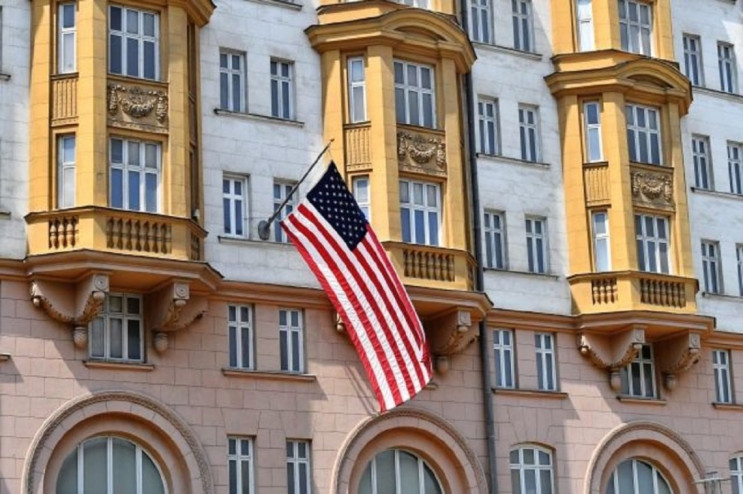 Россия выслала из страны заместителя посла США