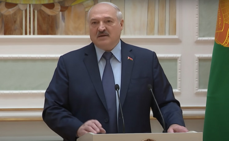 Лукашенко заявил, что Беларусь не планирует размещать у себя ядерное оружие