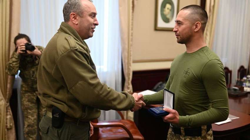 Военный, пославший российский корабль, вернулся домой в Черкасскую область (ФОТО)