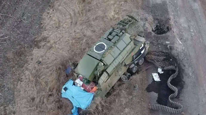 Под Киевом уничтожен опорный пункт россиян: много сожженной техники, десятки убитых