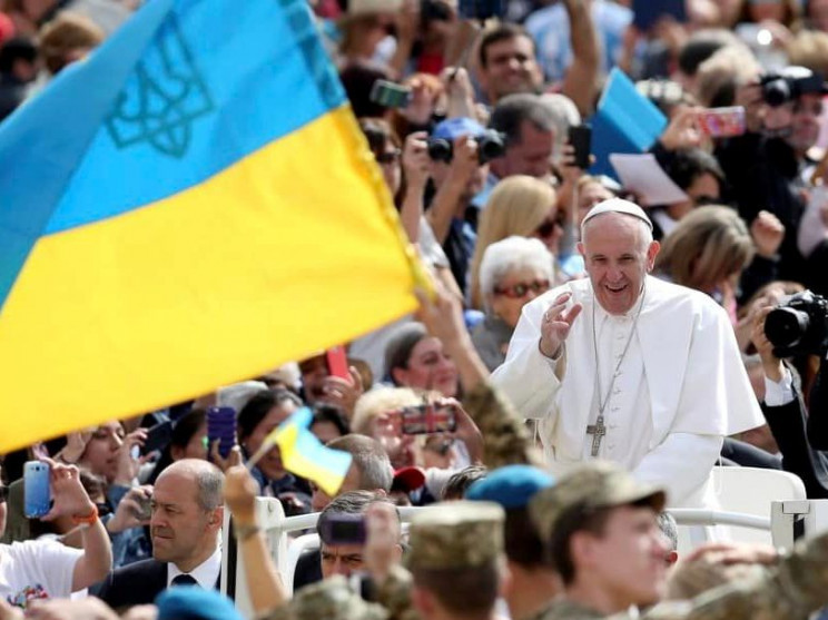 Зеленский пригласил Папу Римского в Украину