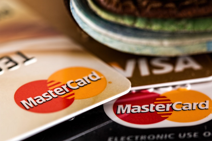 Белорусам ограничат пользование картами Visa, Mastercard и Maestro
