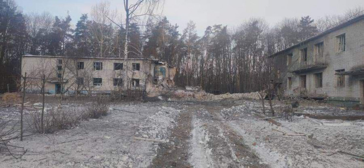 В Сумской области российская авиация сбросила пять бомб на детский лагерь (ФОТО, ВИДЕО)