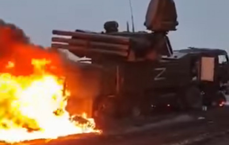 В Николаевской области ВСУ разбомбили российскую военную колонну (ФОТО, ВИДЕО)