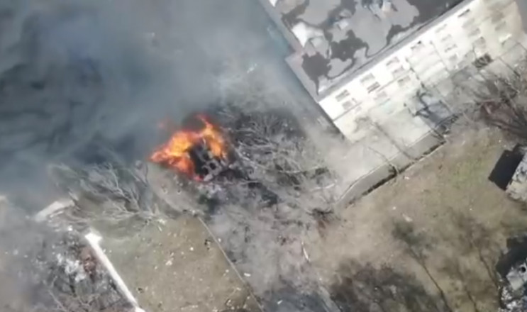 Под Мариуполем Нацгвардия уничтожила российскую бронетехнику вместе с солдатами (ВИДЕО)
