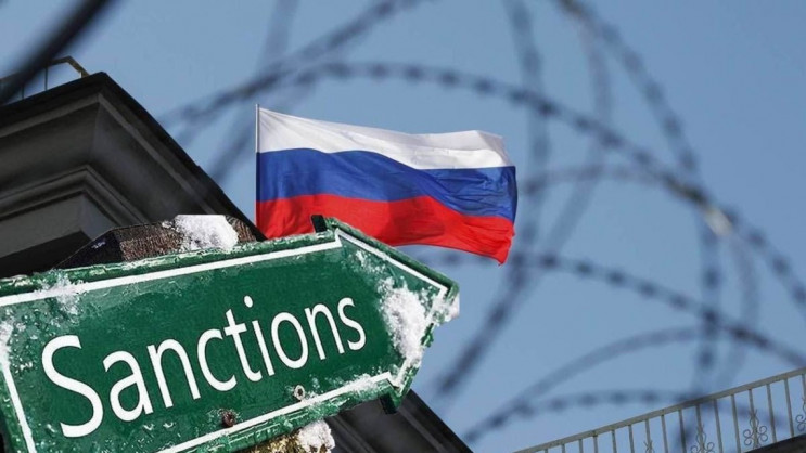 Деньги от продажи нефти и газа РФ в ЕС должны идти на гуманитарную помощь Украине, – Центр Оборонных реформ
