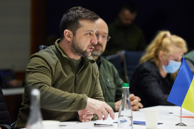 В Украине на месяц продлили военное положение