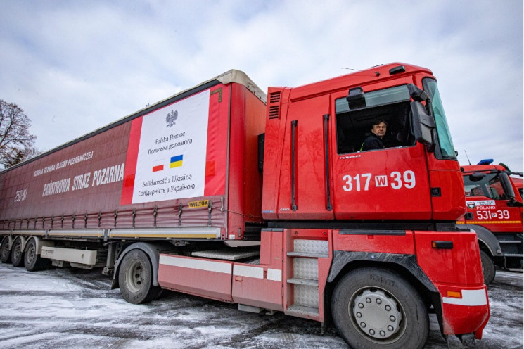В Украине упростили пересечение государственной границы для водителей, которые везут гуманитарные грузы