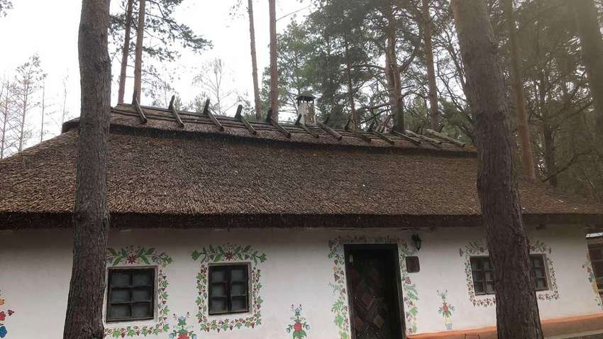 Жизнь под обстрелами: этнографическому комплексу в Киевском районе нужна помощь в содержании животных