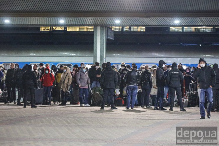“Укрзализныця” опубликовала график эвакуационных поездов на 24 апреля