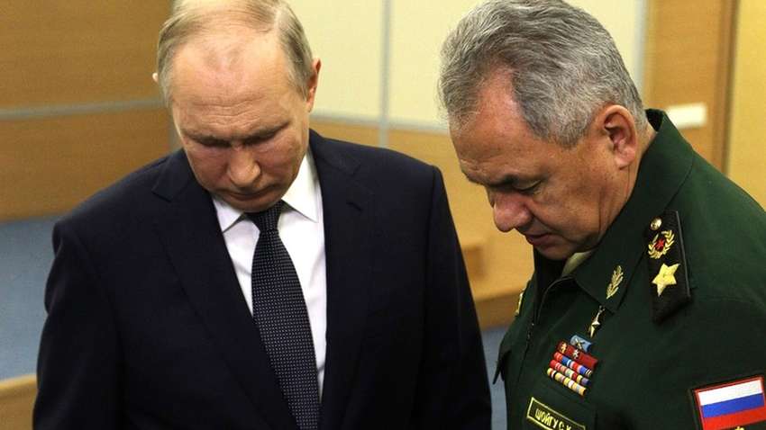 Третий месяц широкомасштабной войны с РФ: как не дать Путину реализовать его планы