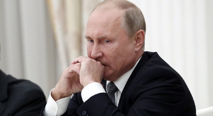Первое и самое главное о чем думал сегодня путин – это то, насколько близко он находится от ветеранов