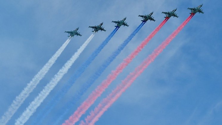 Россия отказалась от воздушной части парада 9 мая в Москве: сетуют на погоду