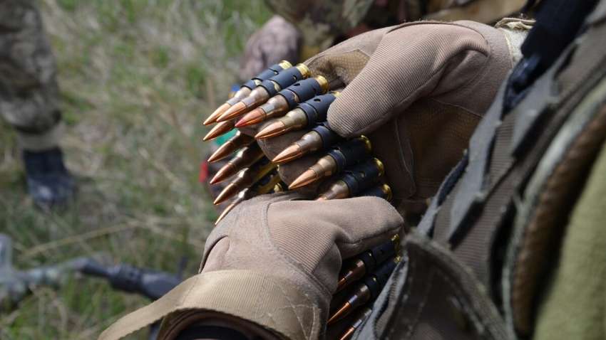 Военные “Азова” обвинили командира морпехов в попытке бегства из окруженного Мариуполя