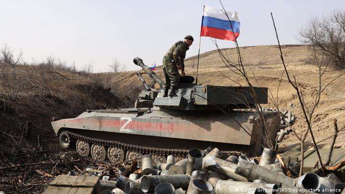 Враг в шаге от того, чтобы полностью перекрыть сообщение с Луганской областью: где идут бои