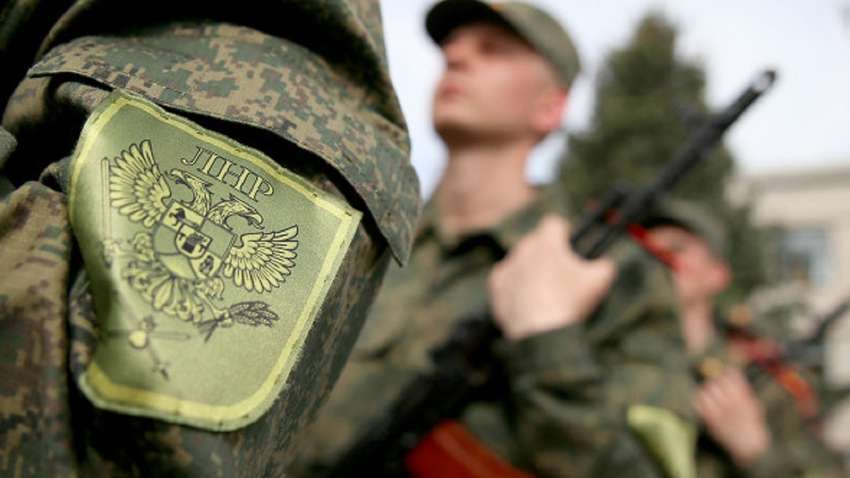 “Пушечное мясо” для России: ФСБ в оккупированном Луганске ищет мужчин для “мобилизации”