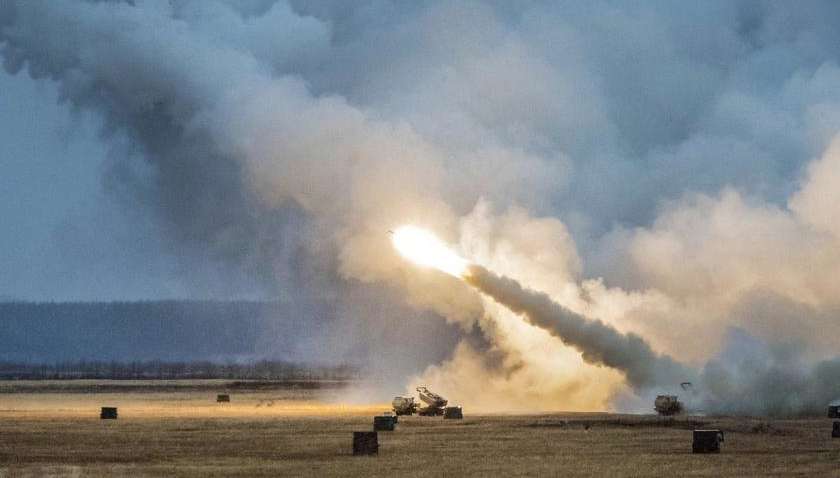 Американские РСЗО HIMARS уже в строю: в сети показали залпы в сторону рашистов (ВИДЕО)