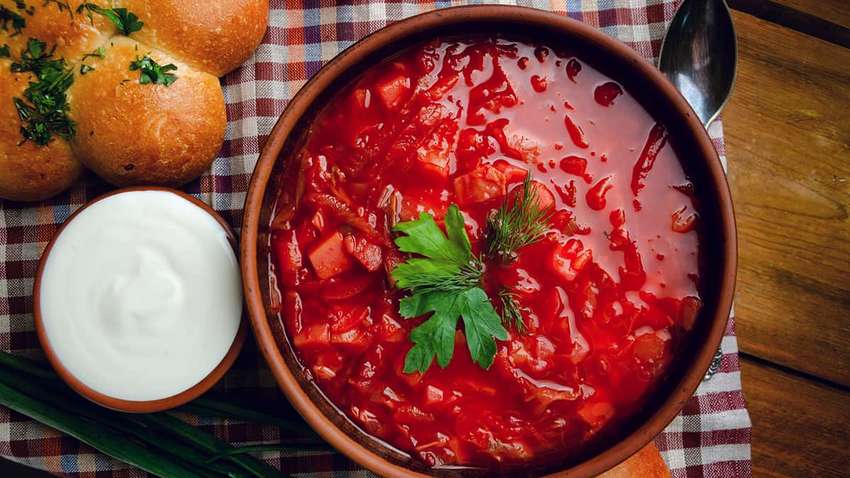 Полный обвал: в Украине резко упала цена главного продукта для борщевого набора
