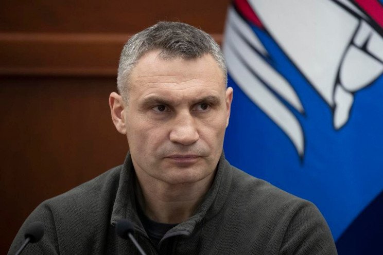 Несмотря на войну, в Киеве продолжается ремонт дорог, – Кличко