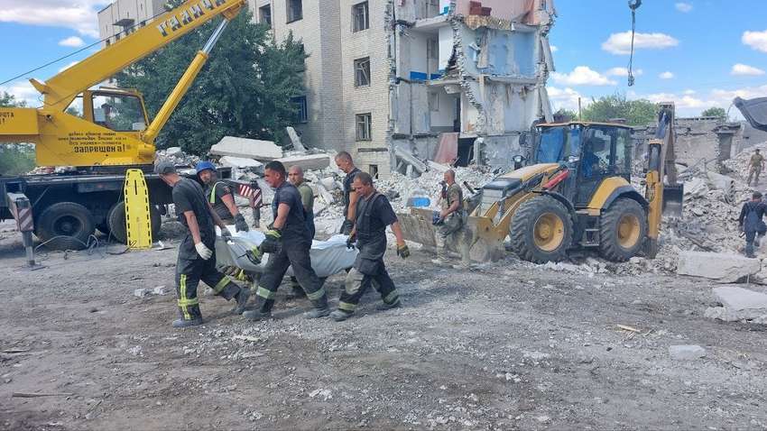 Завалы в Часовом Яру еще разбирают: количество погибших возросло