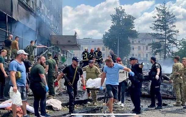 Новые детали удара по Виннице: сколько тел детей и взрослых еще не идентифицировали