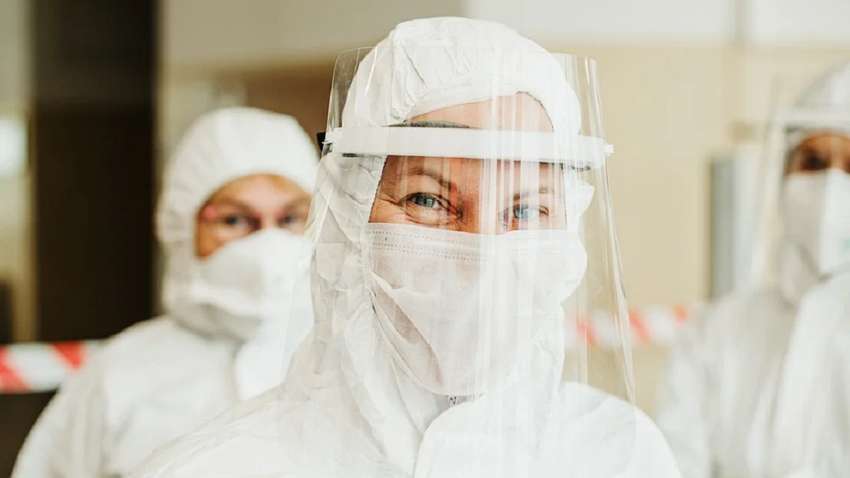 Сколько жизней спасла вакцина от COVID-19 в Украине и мире