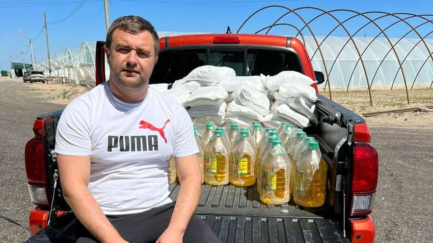 Коллаборант Ковалев организовал вывоз соли и зерна из Херсонской области в РФ: что известно