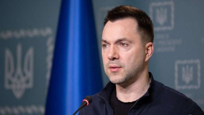 “Нам своя Чернобаевка не нужна”: Арестович о возвращении ВСУ на остров Змеиный