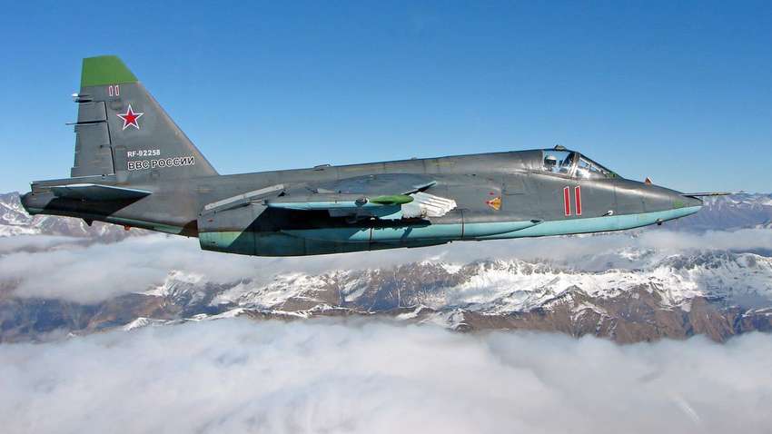 Українські військові збили російський військовий штурмовик Су-25 та іранський дрон
