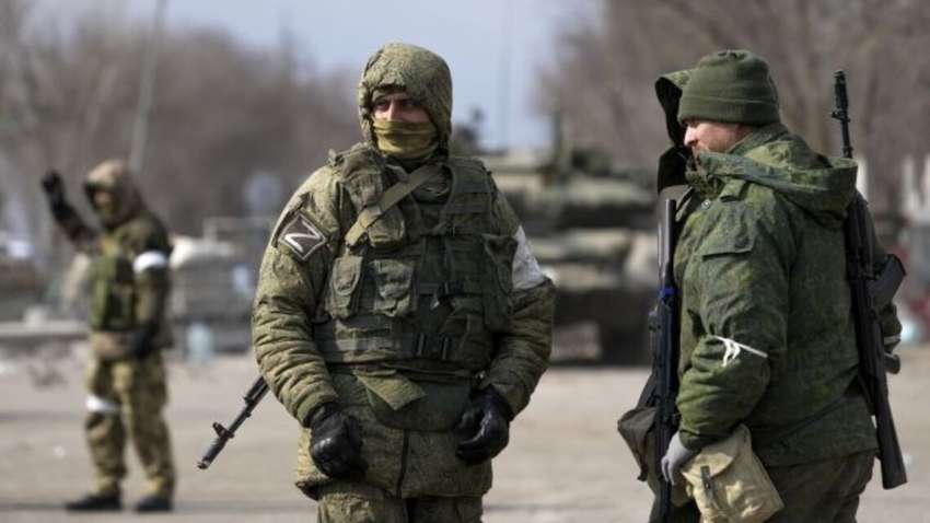Мобілізовані росіяни почали стріляти у військовій частині по своїх, є вбиті