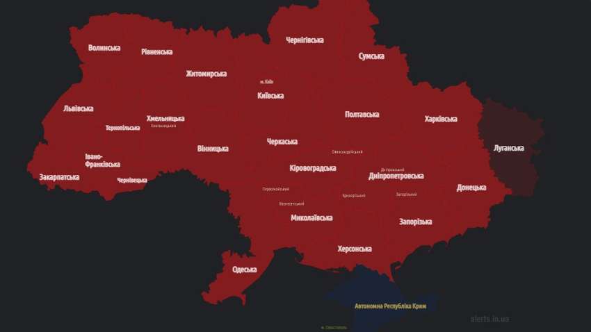 Повітряна тривога по всій Україні: чутно роботу ППО в Чернівецькій, Одеській, Рівненьскій та інших областях