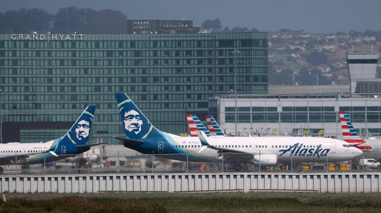 Alaska Airlines зупинила рейси через збій в ІТ-системі